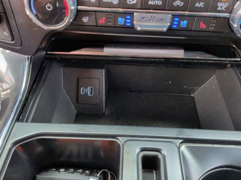 Used 2023 Ford F150 Lariat AWD/4WD image 33