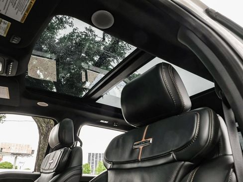 Used 2024 Ford F350 Platinum image 5