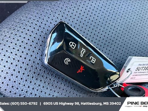 Used 2024 Volkswagen Atlas SE image 9