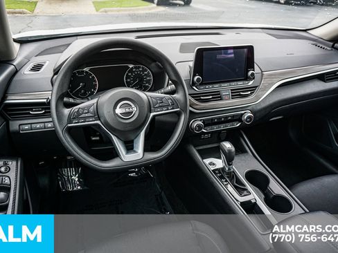 Used 2025 Nissan Altima 2.5 SV FWD image 25