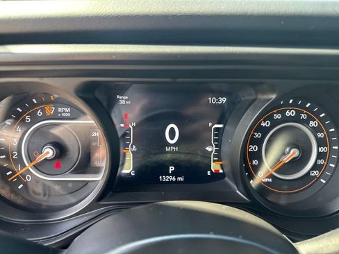 Used 2026 Jeep Gladiator Mojave AWD/4WD image 21