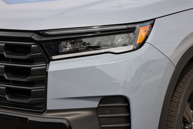 New 2026 Honda Pilot Sport image 3