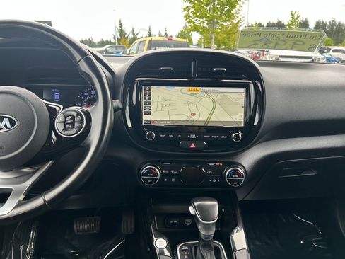 Used 2020 Kia Soul EX FWD image 23