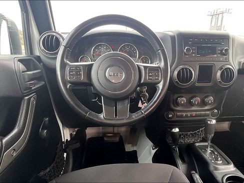 Used 2018 Jeep Wrangler Sport AWD/4WD image 10