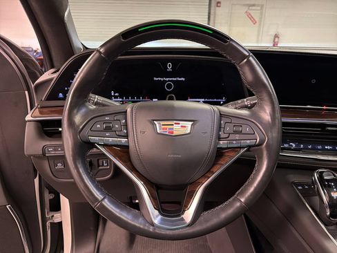 Used 2022 Cadillac Escalade Sport Platinum w/ Heavy-Duty Trailer Package AWD/4WD image 33