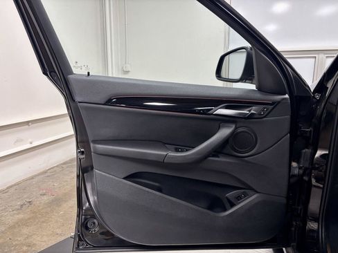 Used 2018 BMW X1 xDrive28i AWD/4WD image 12