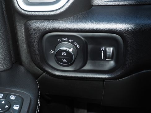 Used 2025 RAM 3500 Big Horn image 25