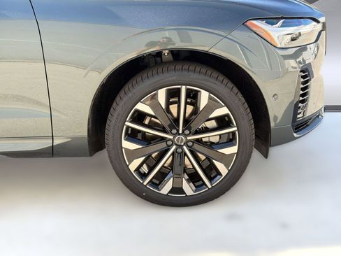 New 2026 Volvo XC60 T8 Ultra w/ Climate Package AWD/4WD image 12