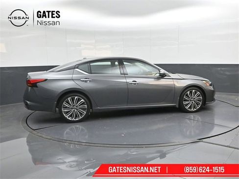 Used 2024 Nissan Altima 2.5 SL image 3