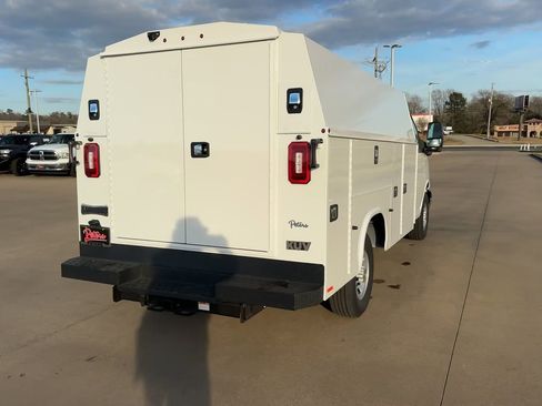 New 2025 Chevrolet Express 3500 w/ Power Convenience Package image 8