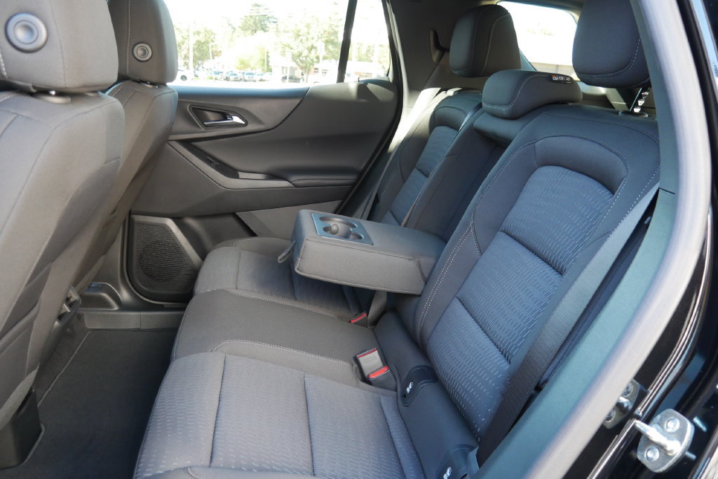 New 2027 Chevrolet Equinox LT w/ Safety and Technology Package AWD/4WD image 14