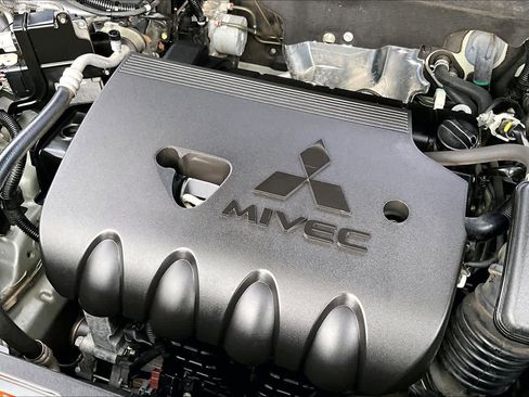 Used 2019 Mitsubishi Outlander SEL image 33