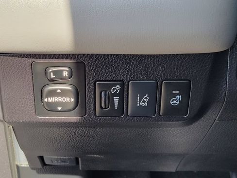 Used 2018 Toyota RAV4 Adventure AWD/4WD image 14