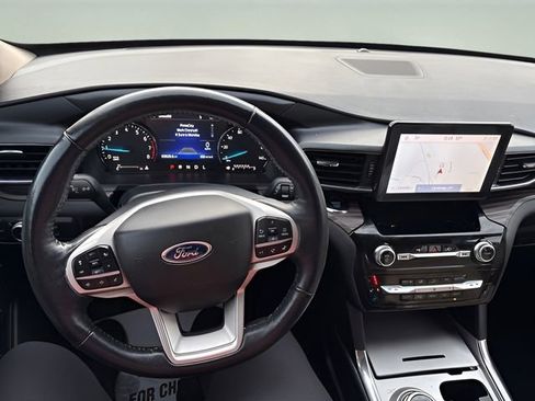 Used 2022 Ford Explorer Limited w/ Equipment Group 301A image 10