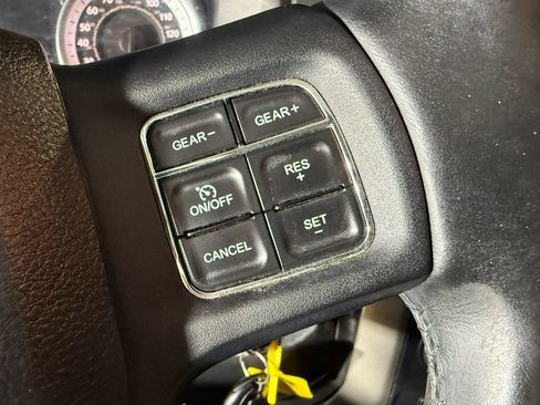 Used 2014 RAM 1500 Classic SLT w/ Luxury Group AWD/4WD image 17