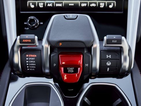 Used 2021 Lamborghini Urus image 67