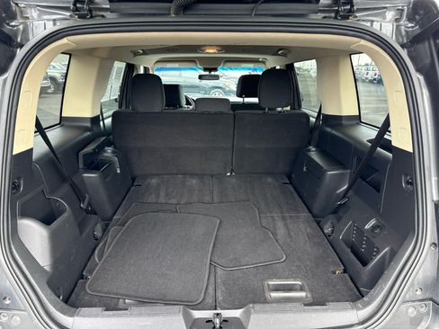 Used 2019 Ford Flex SE FWD image 22
