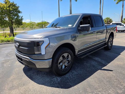 Used 2025 Ford F150 Lightning Flash image 11