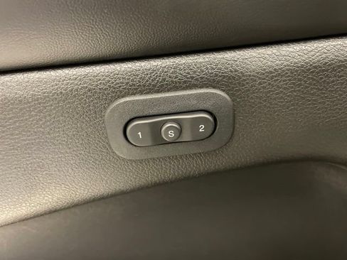 Used 2019 Jeep Grand Cherokee Limited AWD/4WD image 15