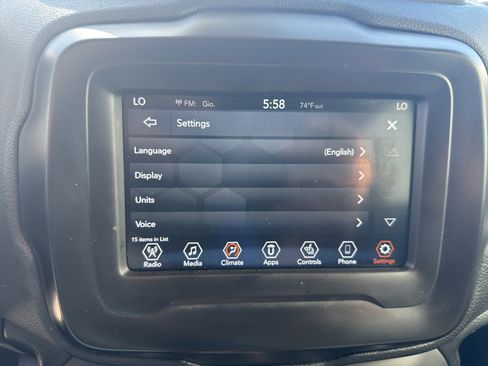 Used 2018 Jeep Renegade Trailhawk w/ Cold Weather Group II AWD/4WD image 30