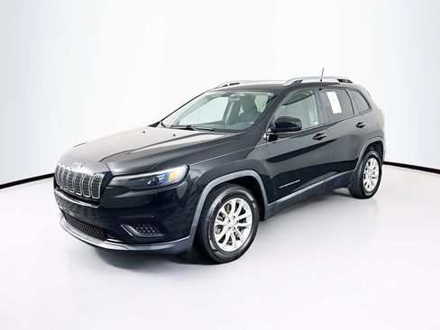 Used 2020 Jeep Cherokee Latitude FWD image 3
