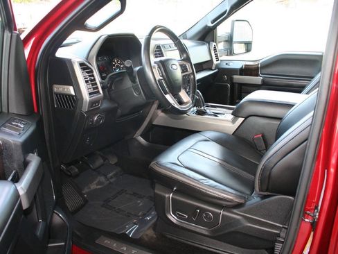 Used 2017 Ford F150 Platinum w/ Equipment Group 701A Luxury AWD/4WD image 13