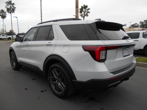 New 2026 Ford Explorer ST-Line w/ ST-Line Street Pack image 33