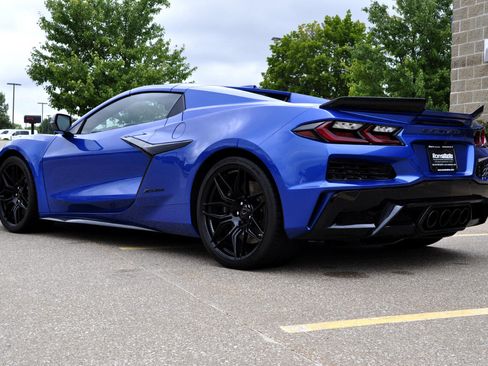 Used 2023 Chevrolet Corvette Z06 image 7