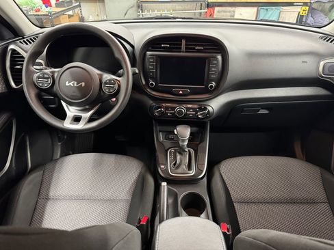 Used 2024 Kia Soul LX w/ Option Group 015 image 17