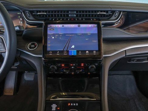 Used 2022 Jeep Grand Cherokee Limited 4xe image 13