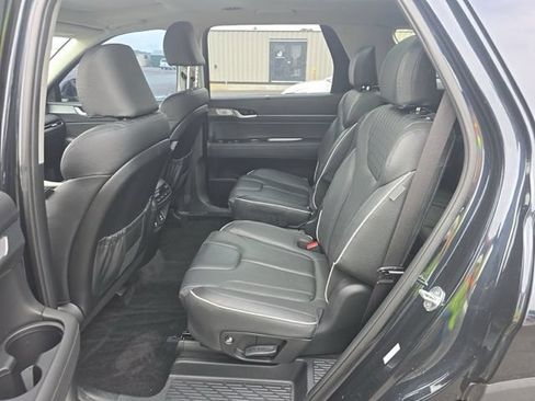 Used 2023 Hyundai Palisade Limited w/ Cargo Package FWD image 11