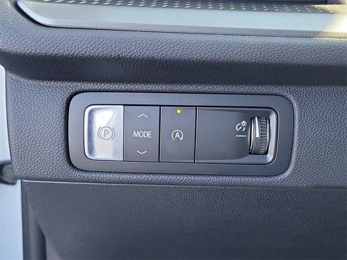 New 2026 Chevrolet Traverse LT image 13