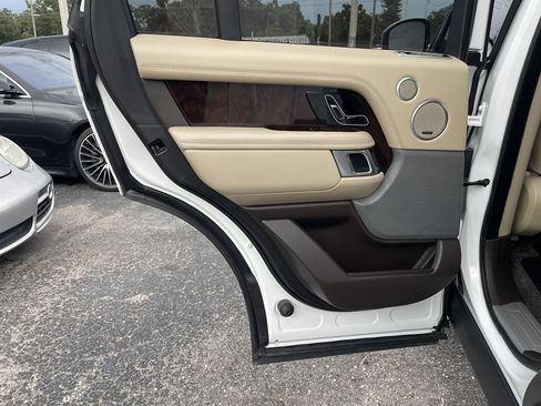 Used 2018 Land Rover Range Rover HSE AWD/4WD image 40