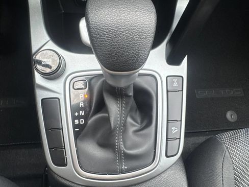 Used 2025 Kia Seltos LX AWD/4WD image 14