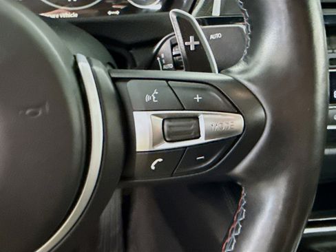 Used 2019 BMW M4 Coupe w/ Competition Package RWD image 15