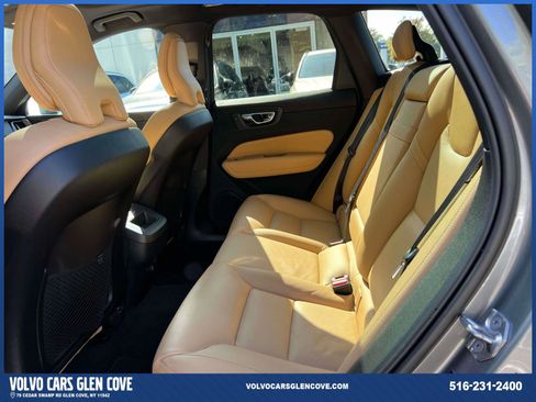 Certified 2019 Volvo XC60 T6 Momentum w/ Advanced Package image 10