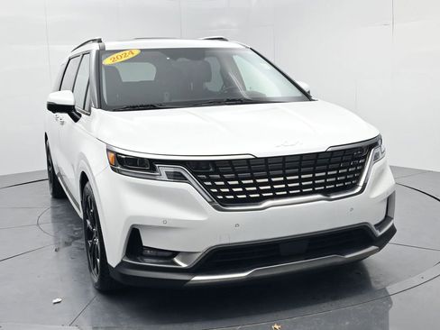 Certified 2024 Kia Carnival SX Prestige image 2