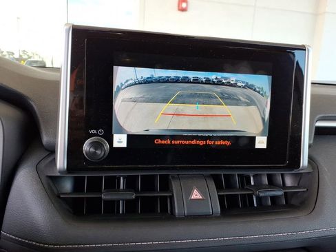 Used 2023 Toyota RAV4 LE FWD image 18