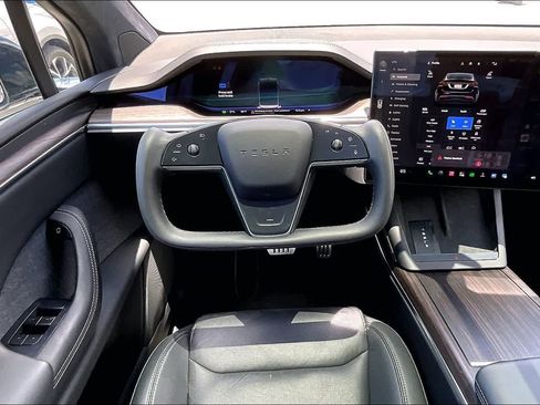 Used 2023 Tesla Model X AWD/4WD image 14