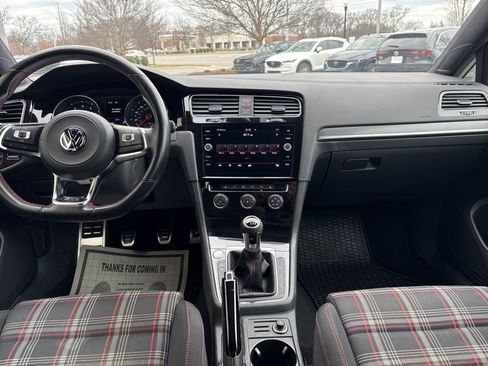Used 2018 Volkswagen GTI SE image 25
