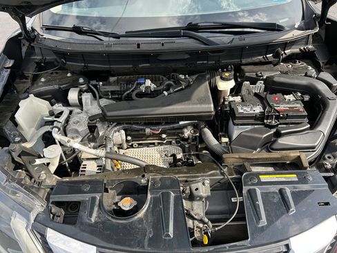 Used 2019 Nissan Rogue S AWD/4WD image 16
