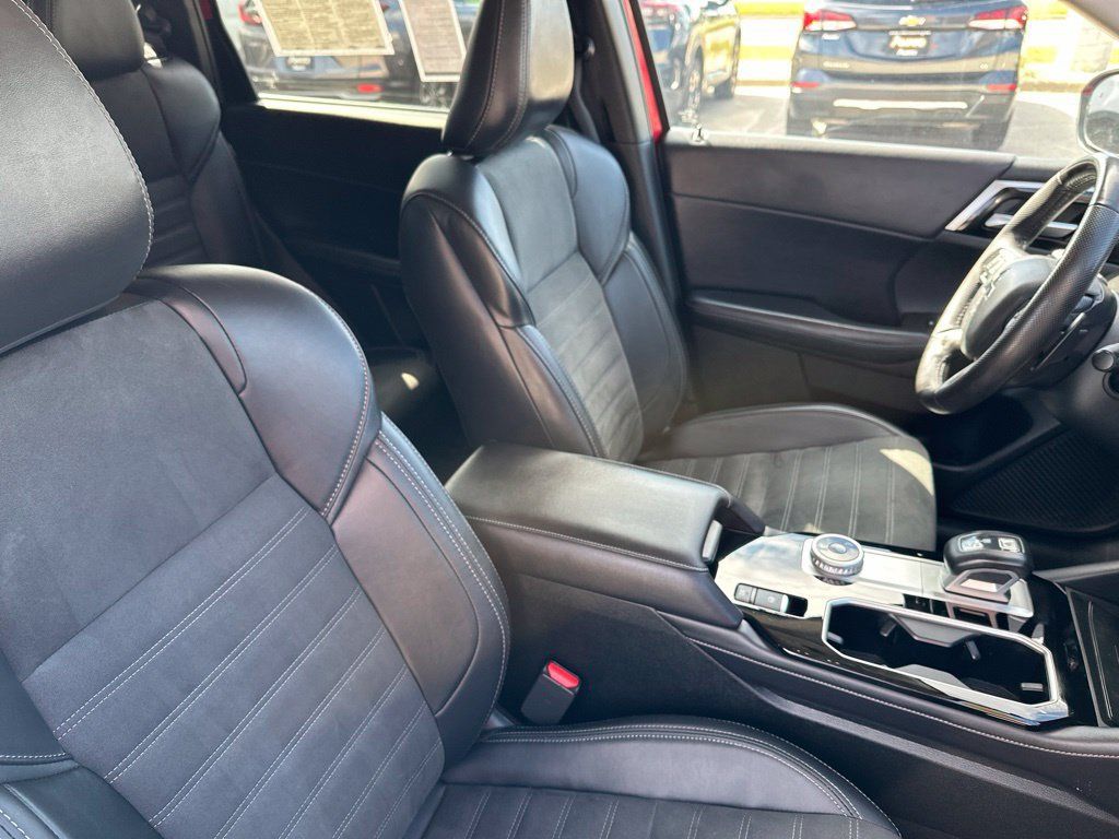 Used 2025 Mitsubishi Outlander SE AWD/4WD image 20