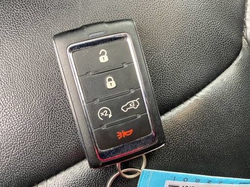 Used 2023 Jeep Grand Cherokee Limited AWD/4WD image 25