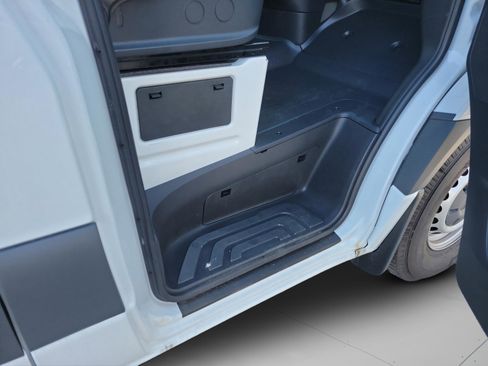 Used 2025 Mercedes-Benz Sprinter 2500 image 39