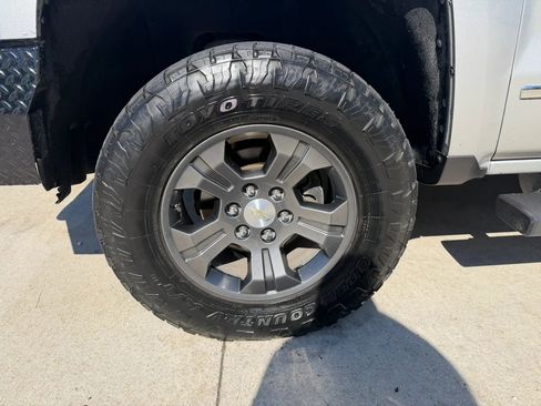 Used 2018 Chevrolet Silverado 1500 LTZ w/ LTZ Plus Package AWD/4WD image 74