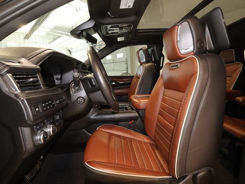 Used 2024 GMC Yukon XL Denali Ultimate AWD/4WD image 25