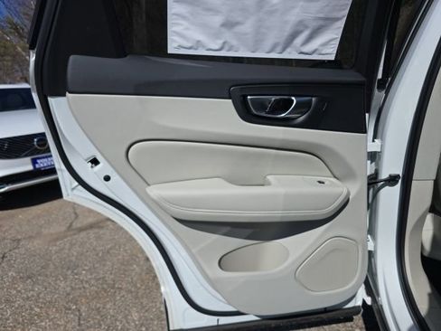 New 2026 Volvo XC60 T8 Ultra w/ Protection Package Premier AWD/4WD image 18