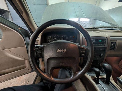 Used 2004 Jeep Grand Cherokee Laredo w/ Convenience Group AWD/4WD image 32