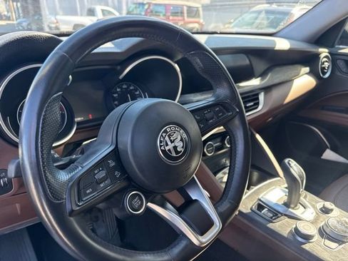 Used 2020 Alfa Romeo Stelvio Sport w/ Quick Order Package 22K Sport RWD image 10