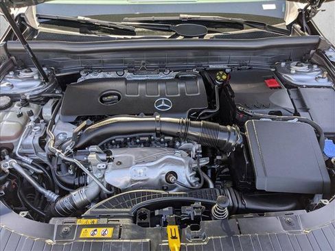 Used 2023 Mercedes-Benz GLB 250 4MATIC image 24
